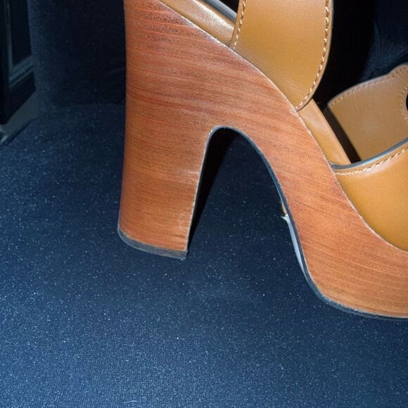 Brand new with box Gucci brown Leather Sandals with GG Logo cut size 10.5 - Picture 8 of 12